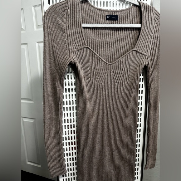 GAP Long Sleeve Ribbed Dress in Brown - Picture 5 of 7
